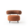 Fauteuil moderne en velours brun sur fond blanc par LEOPARD Furniture, design luxueux pour intérieur haut de gamme.
