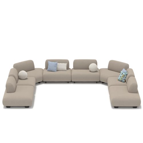 Canapé sectionnel beige de LEOPARD Furniture sur fond blanc, avec un design moderne et luxueux et des coussins moelleux.