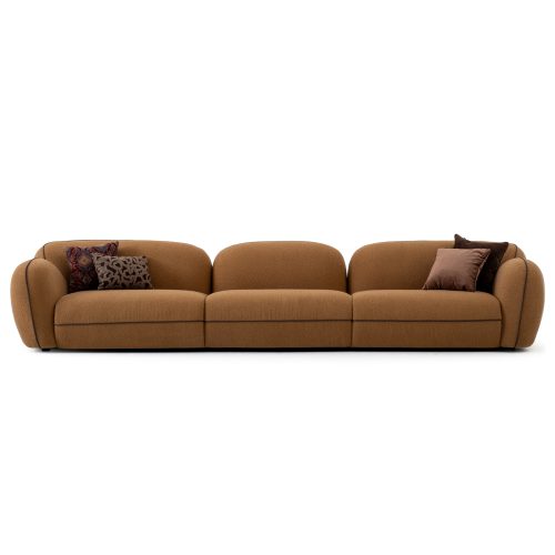 Luxueux canapé moderne marron avec coussins sur fond blanc par LEOPARD Furniture, Canada.