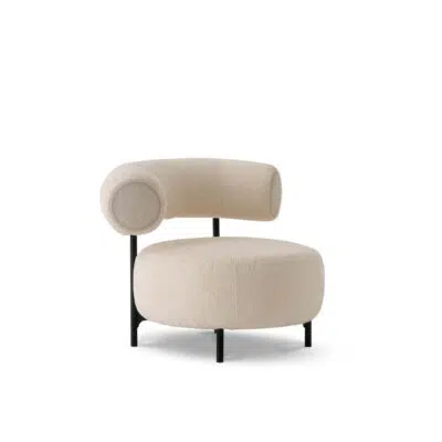 Fauteuil moderne en tissu bouclé crème sur fond blanc, design luxueux par LEOPARD Furniture, Canada.