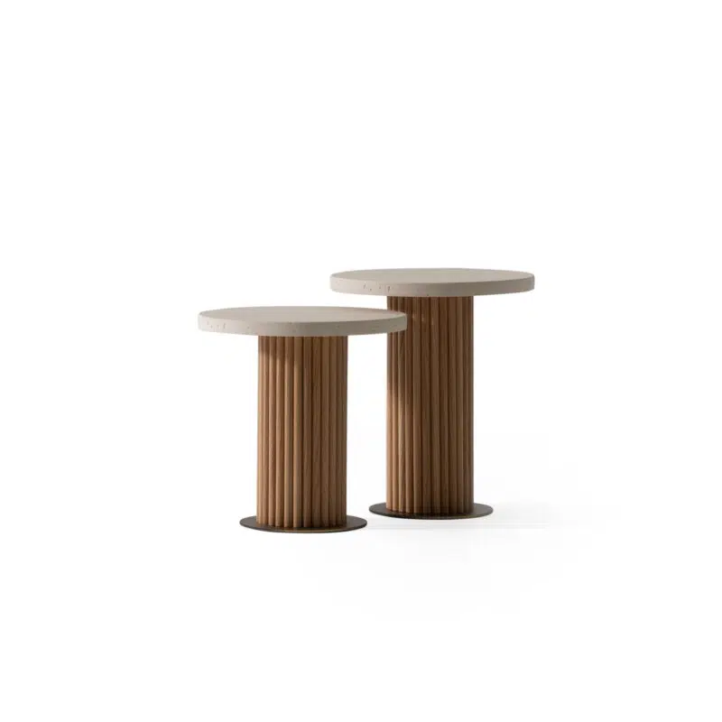 Deux tables d'appoint modernes en bois et béton sur fond blanc, design haut de gamme LEOPARD Furniture Canada.