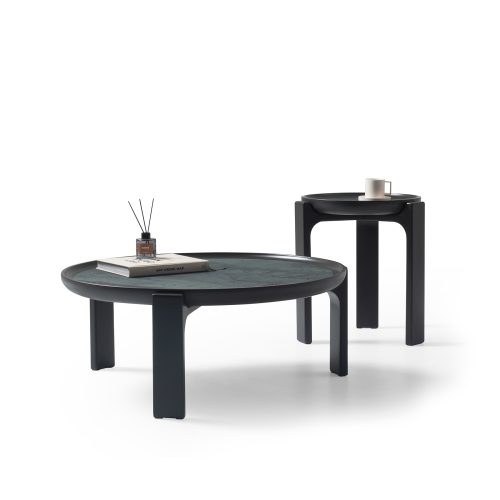 Tables d'appoint modernes sur fond blanc par LEOPARD Furniture, créant une ambiance élégante pour le design intérieur canadien.