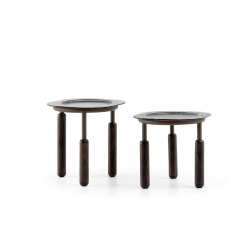 Tables gigognes rondes contemporaines sur fond blanc, design haut de gamme par LEOPARD Furniture, Canada.