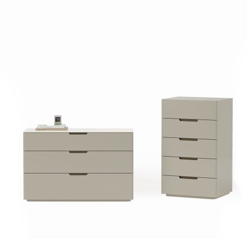 Commode moderne à tiroirs LEOPARD Furniture sur fond blanc, idéal pour design intérieur haut de gamme au Canada.